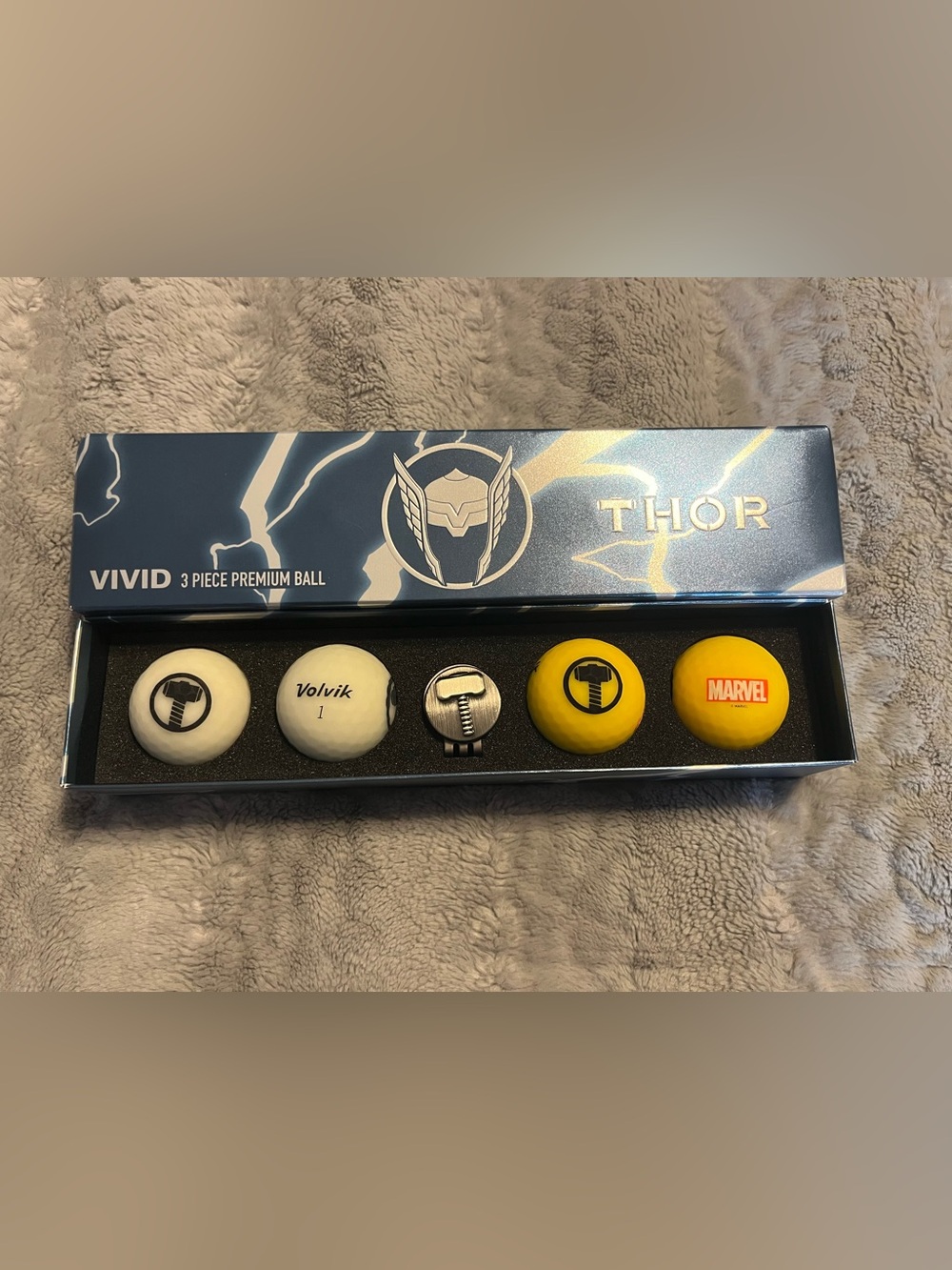 Thor x Volvik Vivid 4 Pack Golf Balls & Hat Clip — White & Yellow